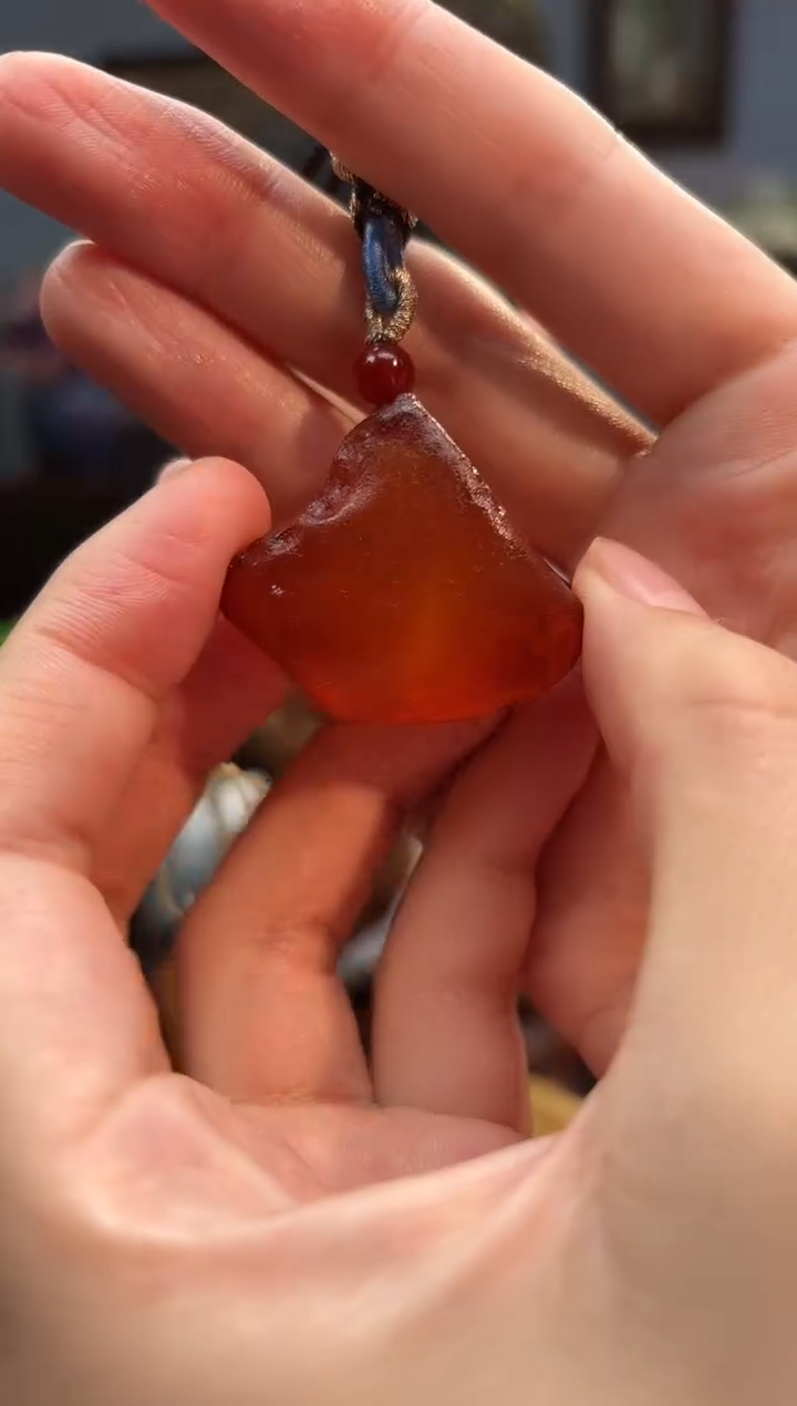 琥珀颈饰未镶嵌吊坠