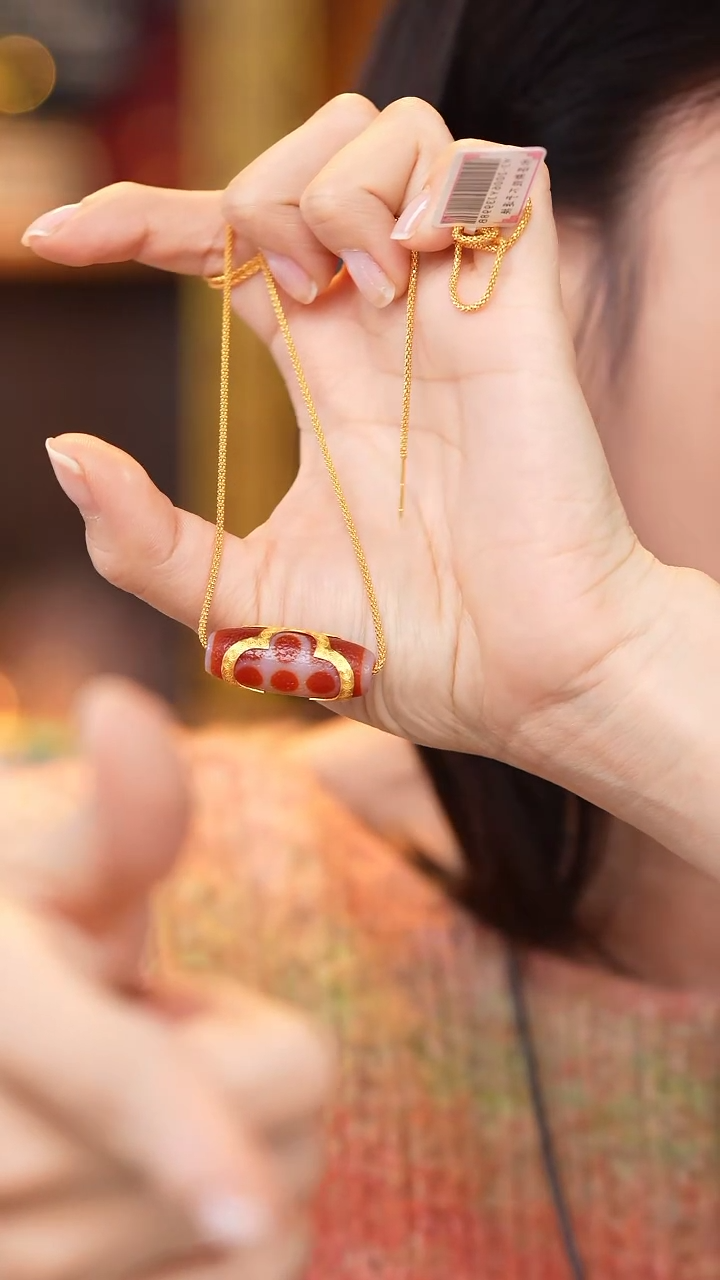 【闪购商品】玛瑙/玉髓颈饰18K金镶嵌Z27755红肉五闪锁骨链