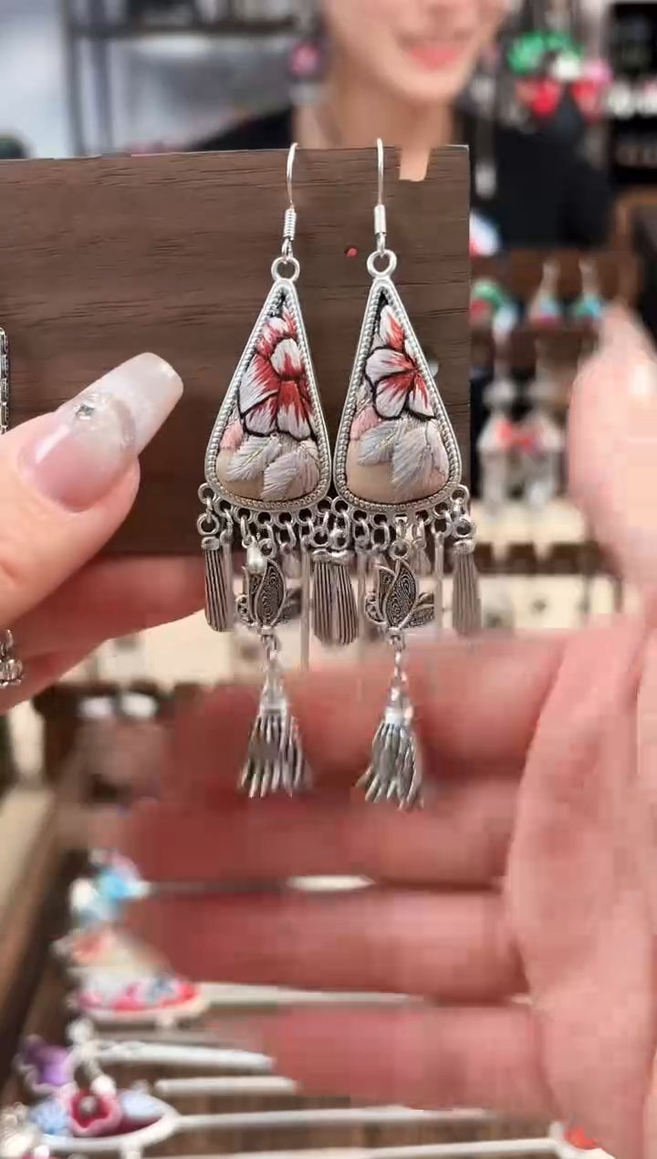 织绣非遗彩云南阁老绣饰品162