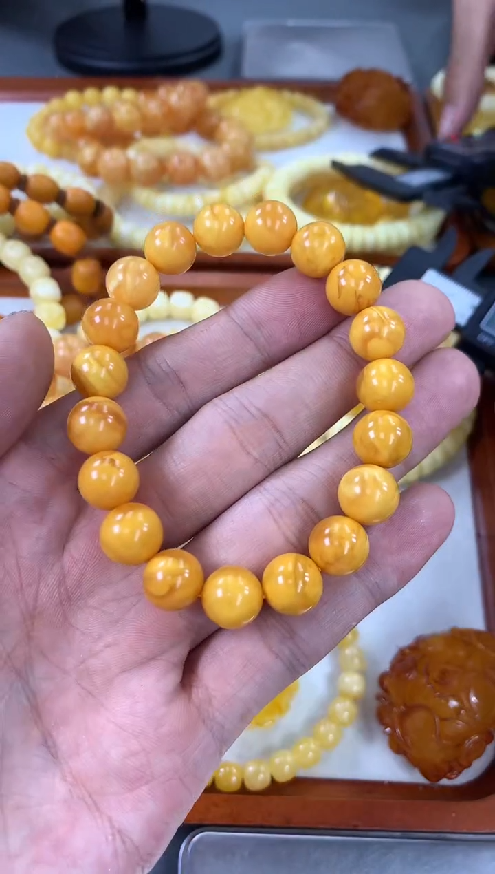 【闪购商品】琥珀裸石未镶嵌手串