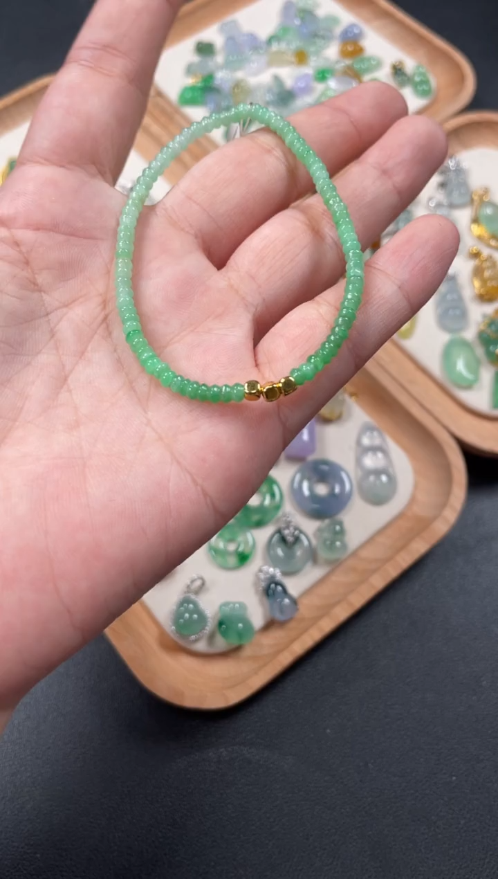 翡翠足金镶嵌套链一个    P365