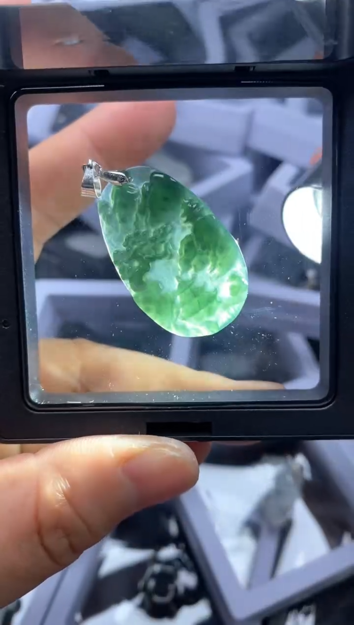 【闪购商品】翡翠吊坠(不含链)未镶嵌39435