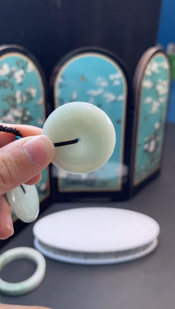 颈饰未镶嵌翡翠平安扣-多样性发一