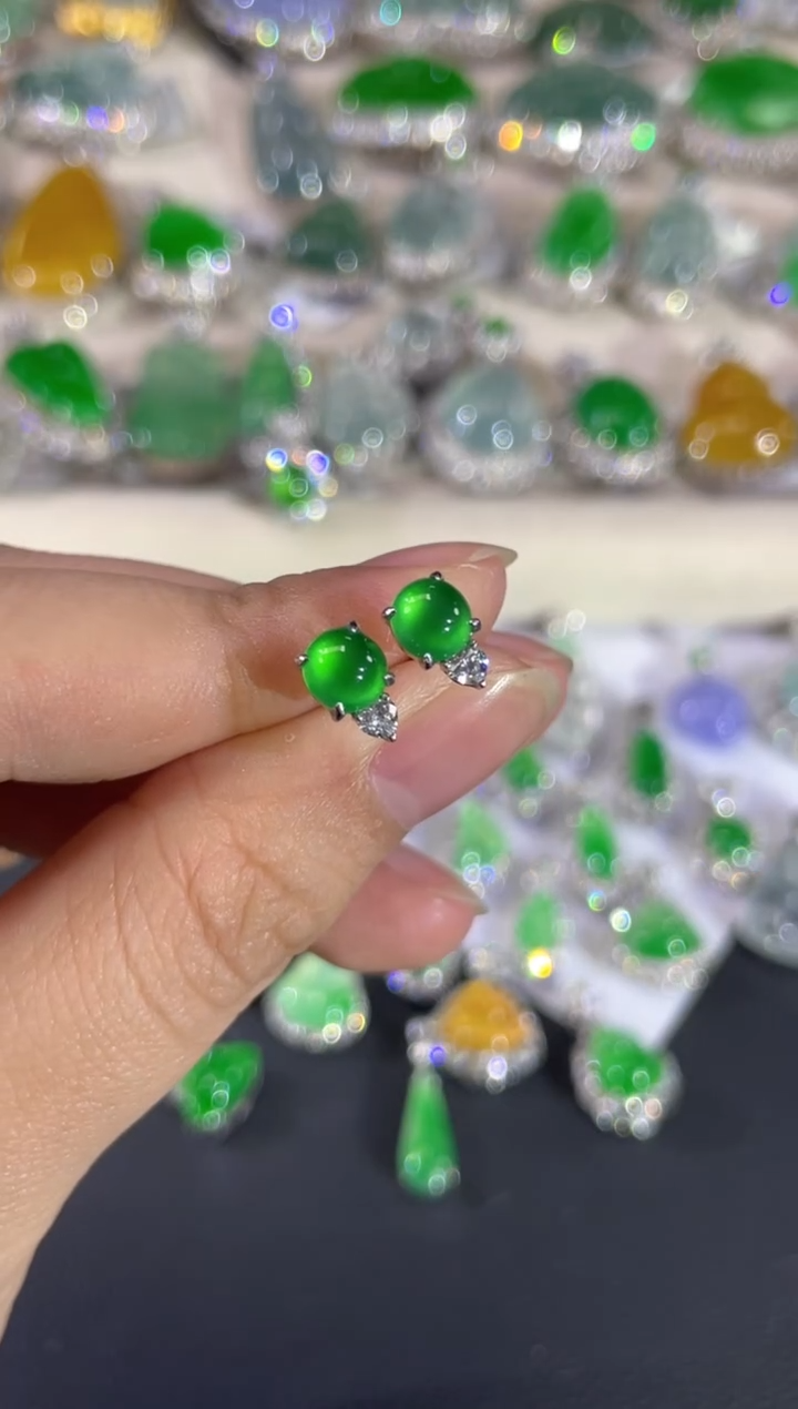 18K金镶嵌翡翠耳饰ঞ**?A679|35000