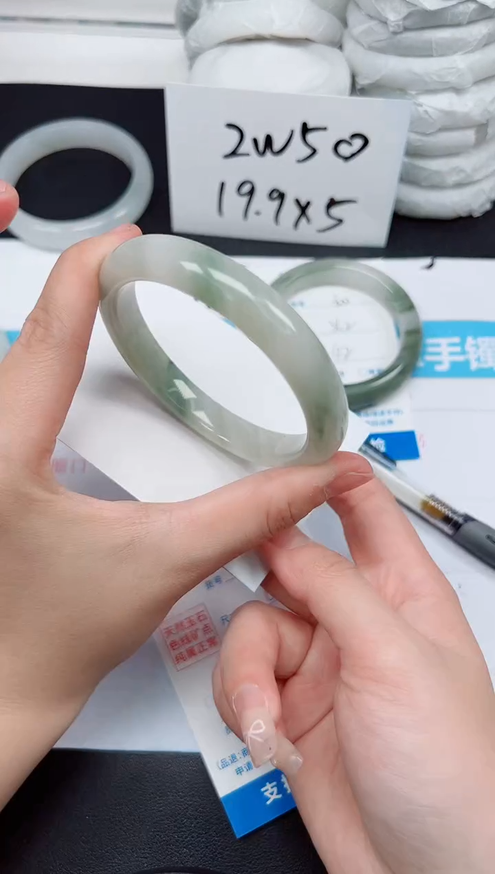 【闪购商品】石英质玉手镯未镶嵌G301-62