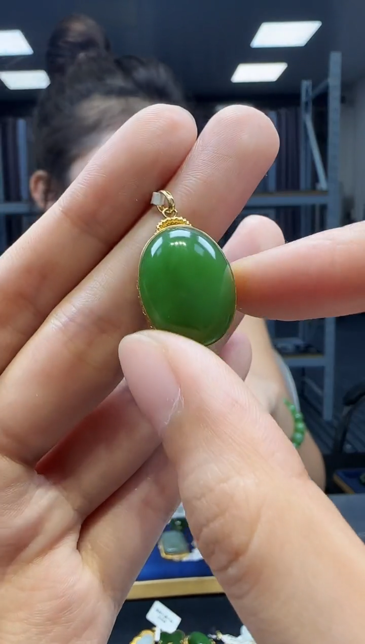 和田玉18K金镶嵌挂件1