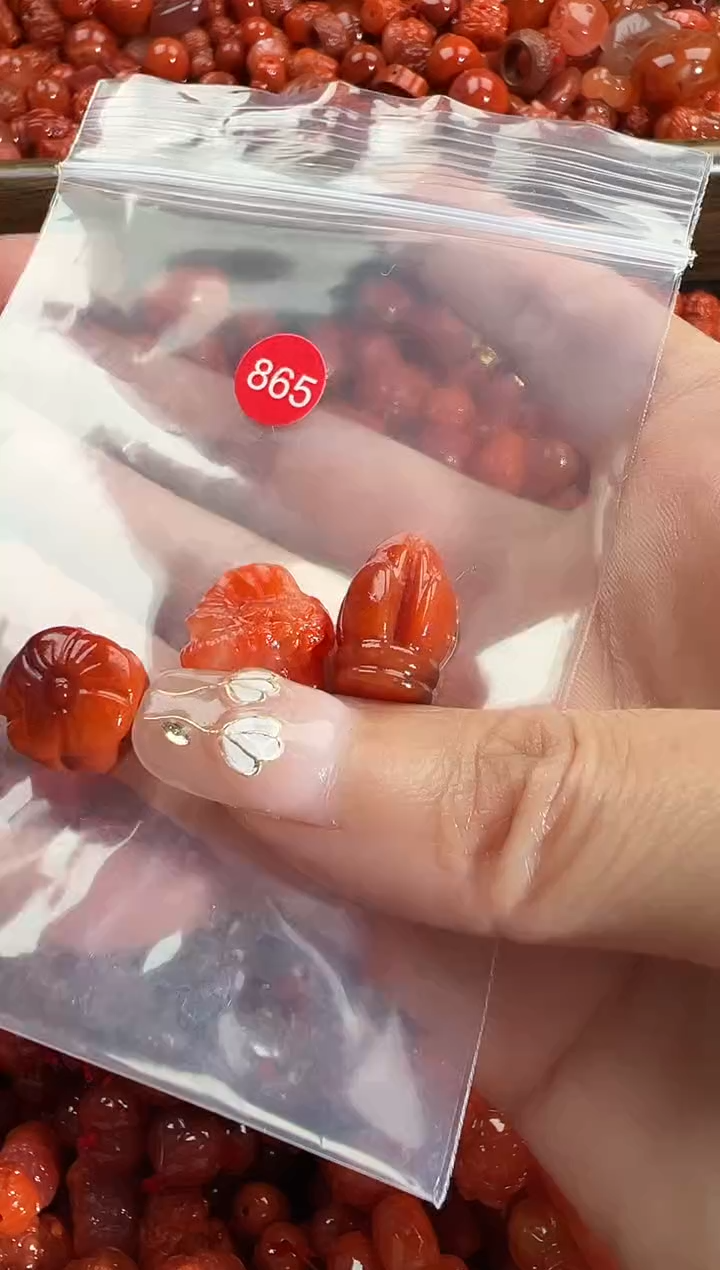 颈饰未镶嵌南红玛瑙1