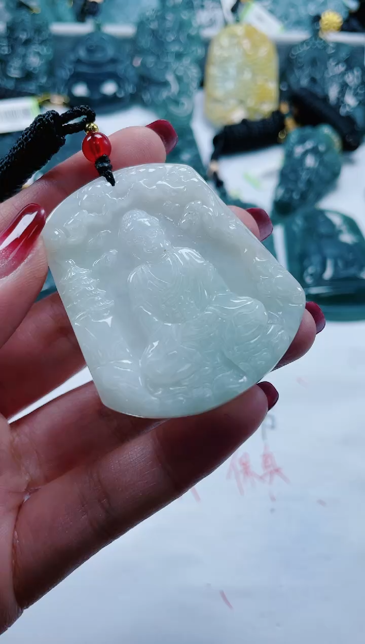 【闪购商品】翡翠颈饰未镶嵌           