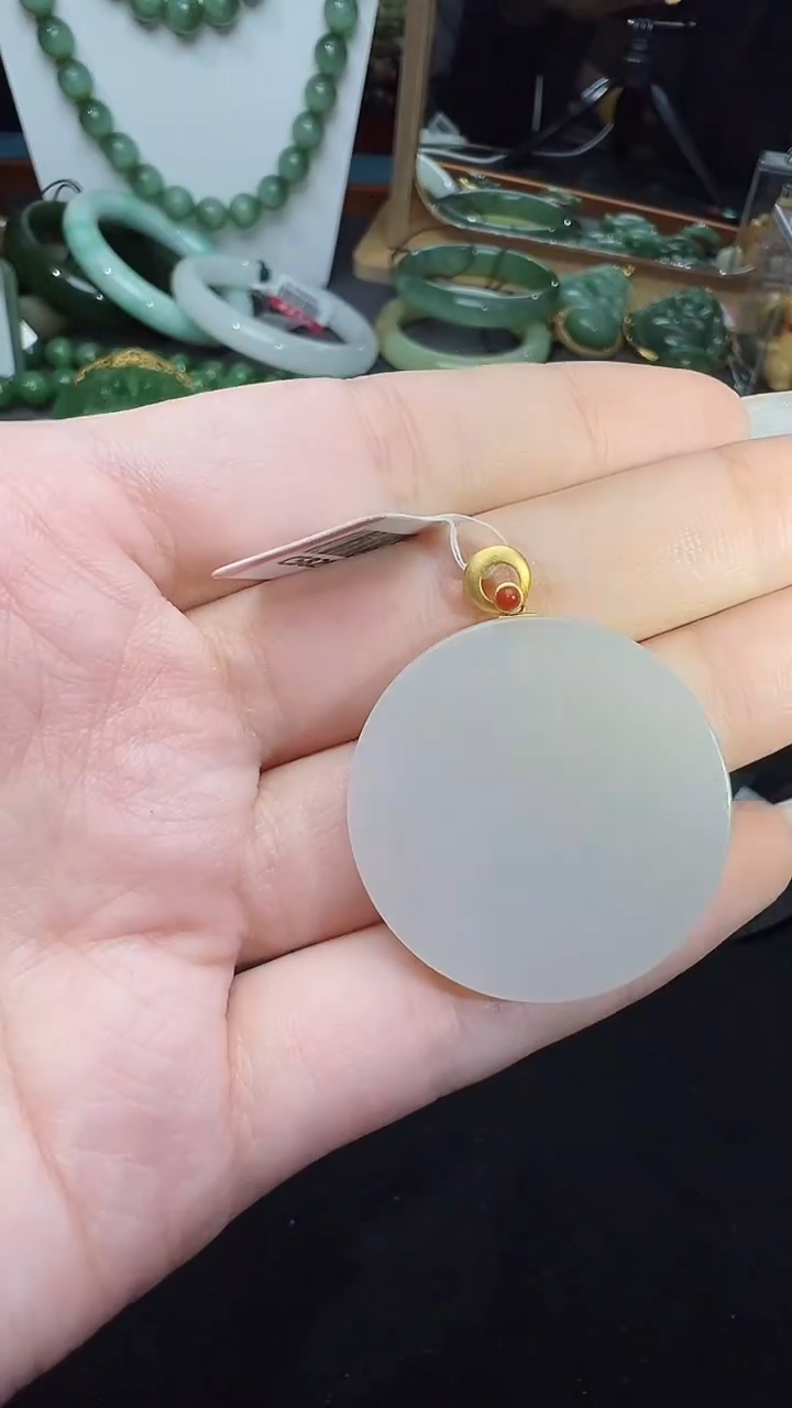 【闪购商品】和田玉吊坠(赠链)18K金镶嵌63