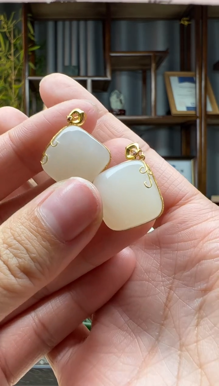 【闪购商品】和田玉颈饰18K金镶嵌吊坠    多样性发货拍一发一