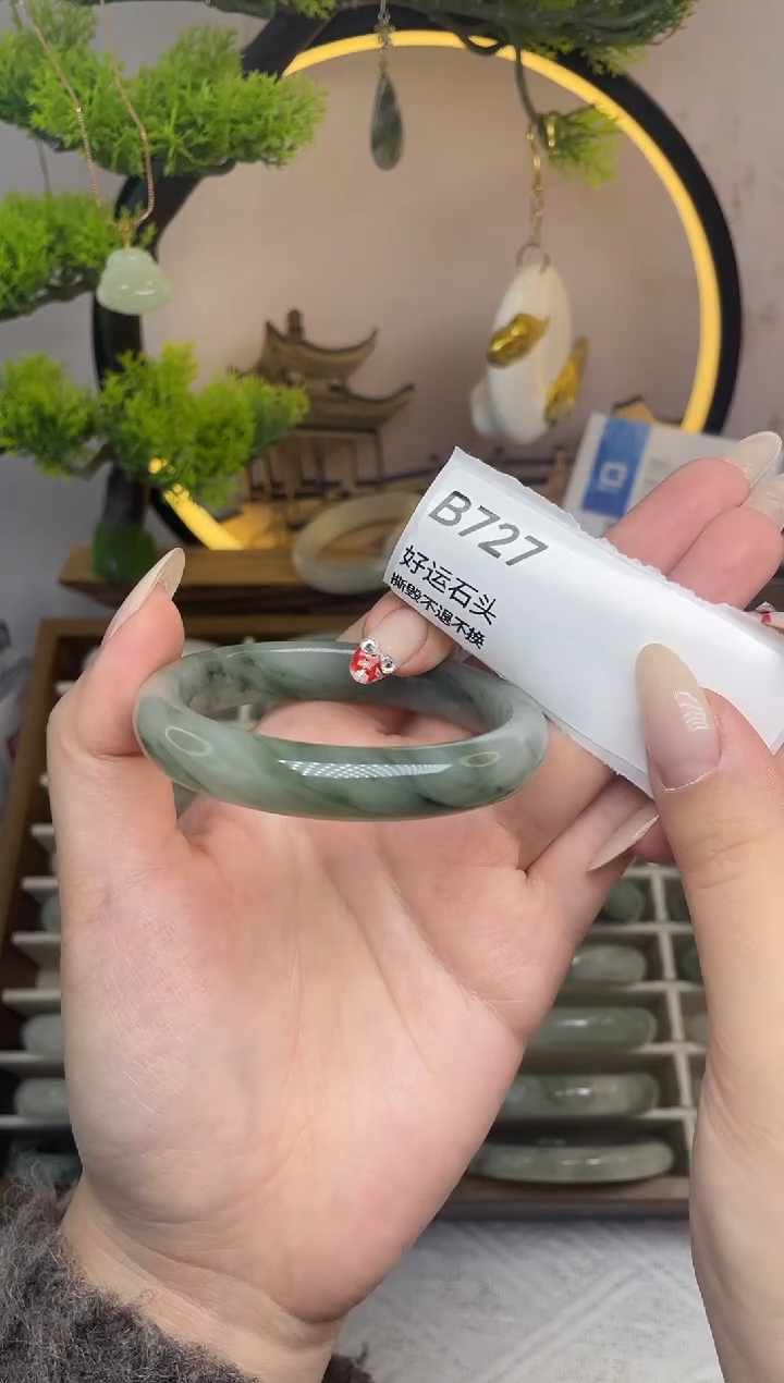 未镶嵌手镯石英质玉B727瑕