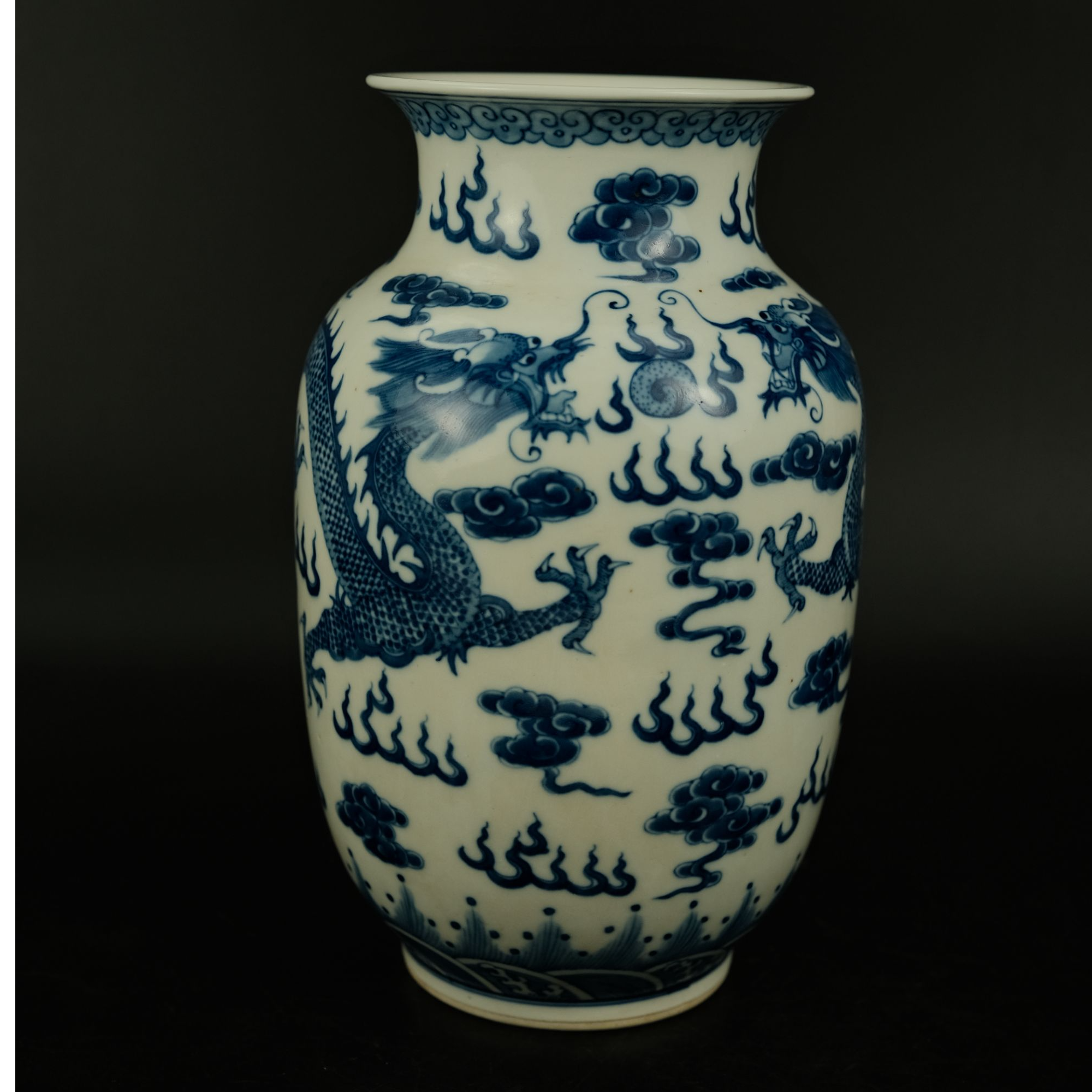 JL-2412-0015-清康熙青花龙纹赏瓶古董瓷器