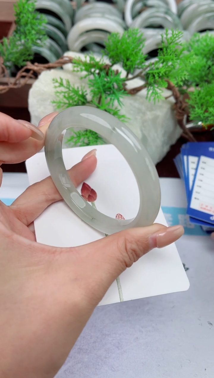 【闪购商品】石英质玉手镯未镶嵌103