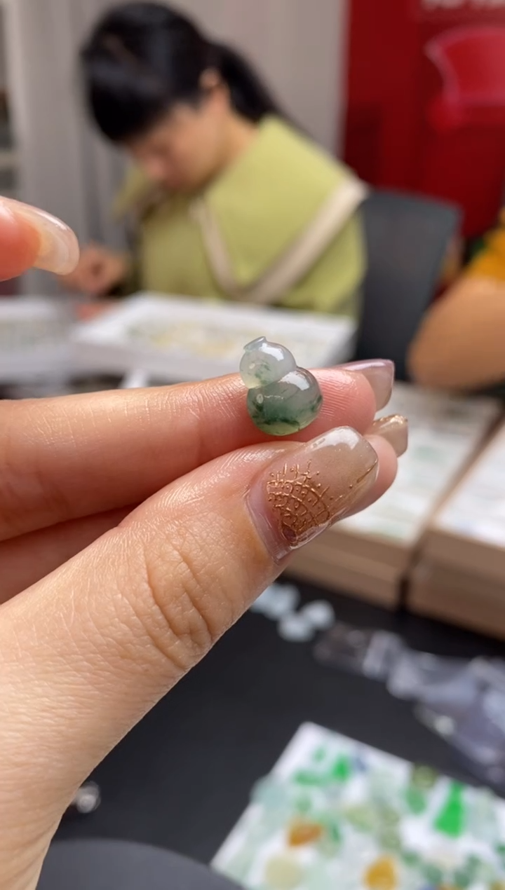 【闪购商品】定制翡翠未镶嵌翡翠毛货~