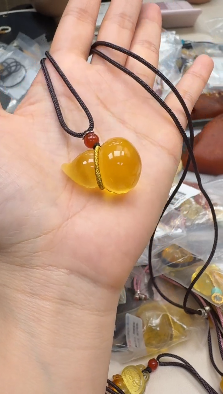 裸石琥珀未镶嵌如图