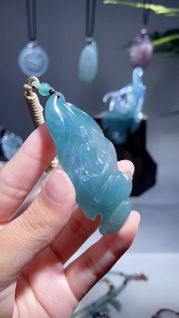 颈饰未镶嵌翡翠悟道