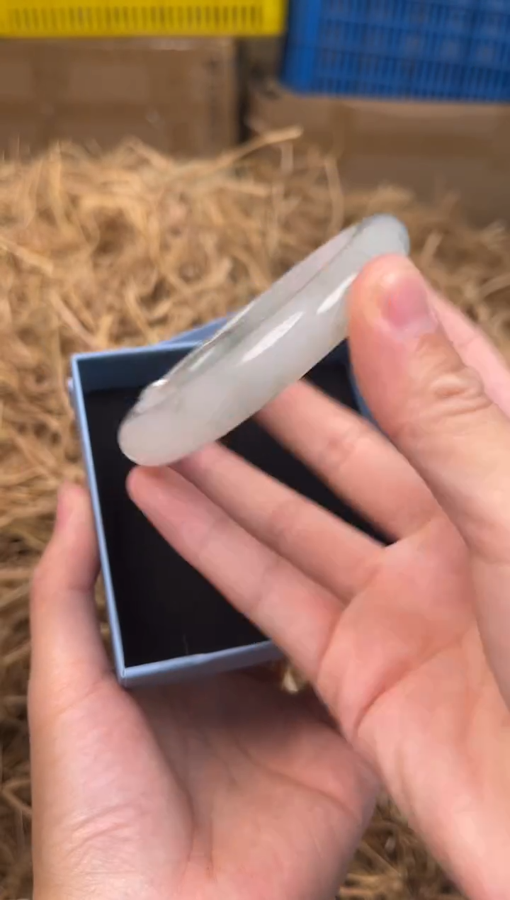 未镶嵌手镯石英质玉编码A0649