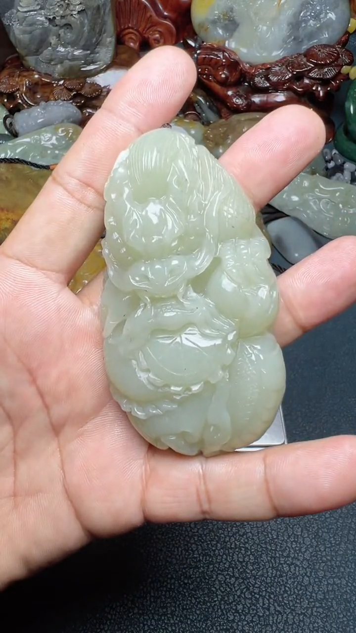 和田玉未镶嵌把件-