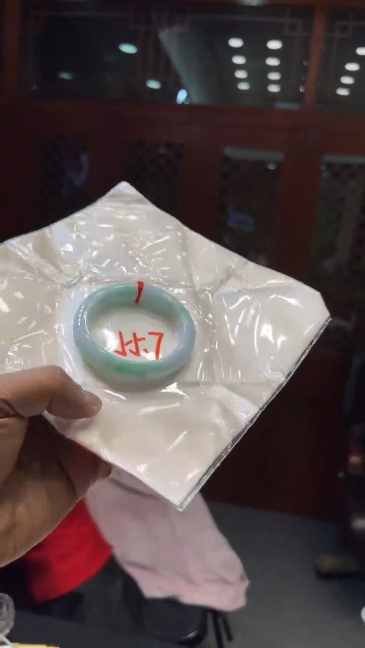 【闪购商品】翡翠手镯未镶嵌手镯