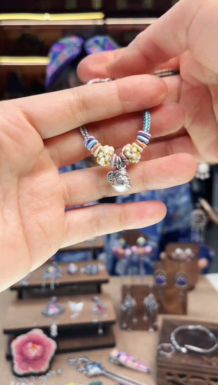 【闪购商品】织绣1713黔东南苗族刺绣