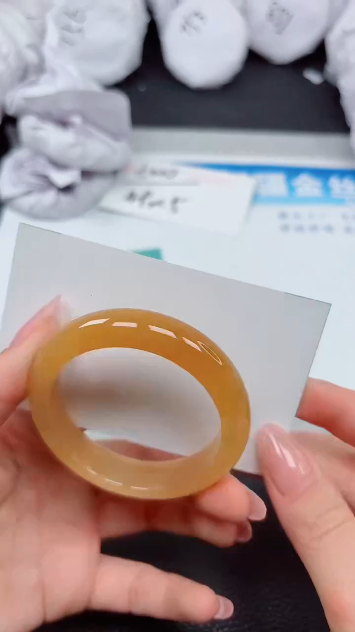 【闪购商品】石英质玉手镯未镶嵌A652