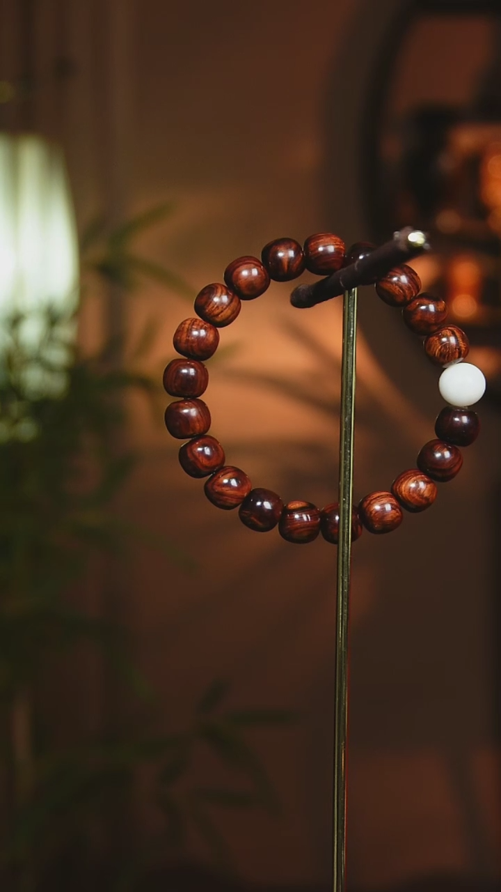 【闪购商品】黄花梨/降香黄檀手串/手链海南黄花梨0.8cm老型