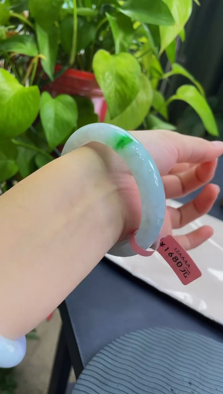 【闪购商品】翡翠手镯未镶嵌054手镯55.7