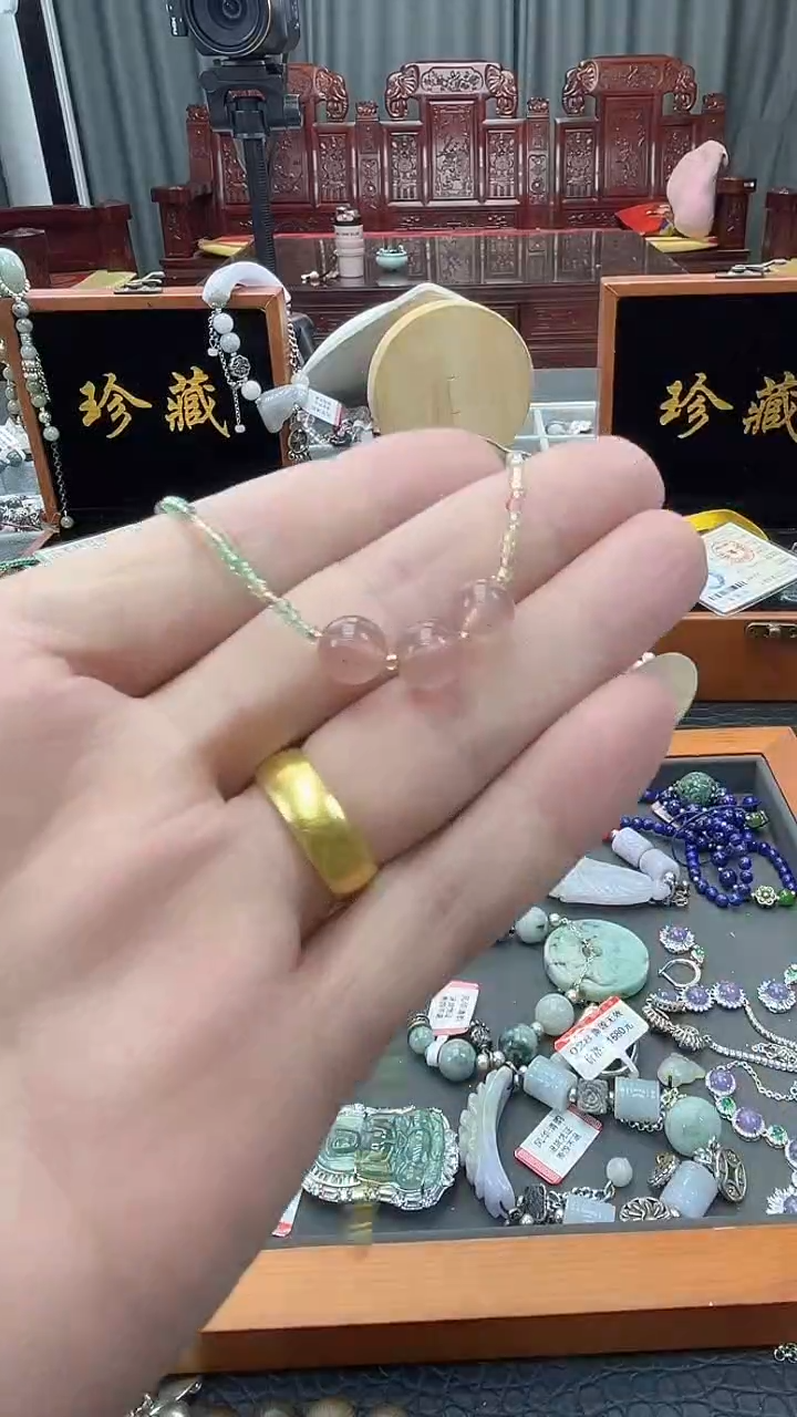 颈饰未镶嵌翡翠三颗草莓项链