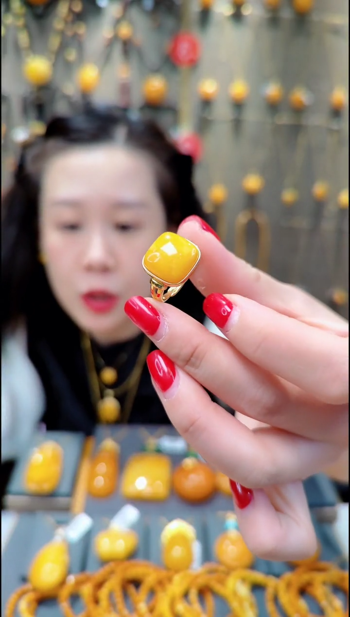 【闪购商品】蜜蜡戒指银S925镀金镶嵌H426蜜蜡戒指