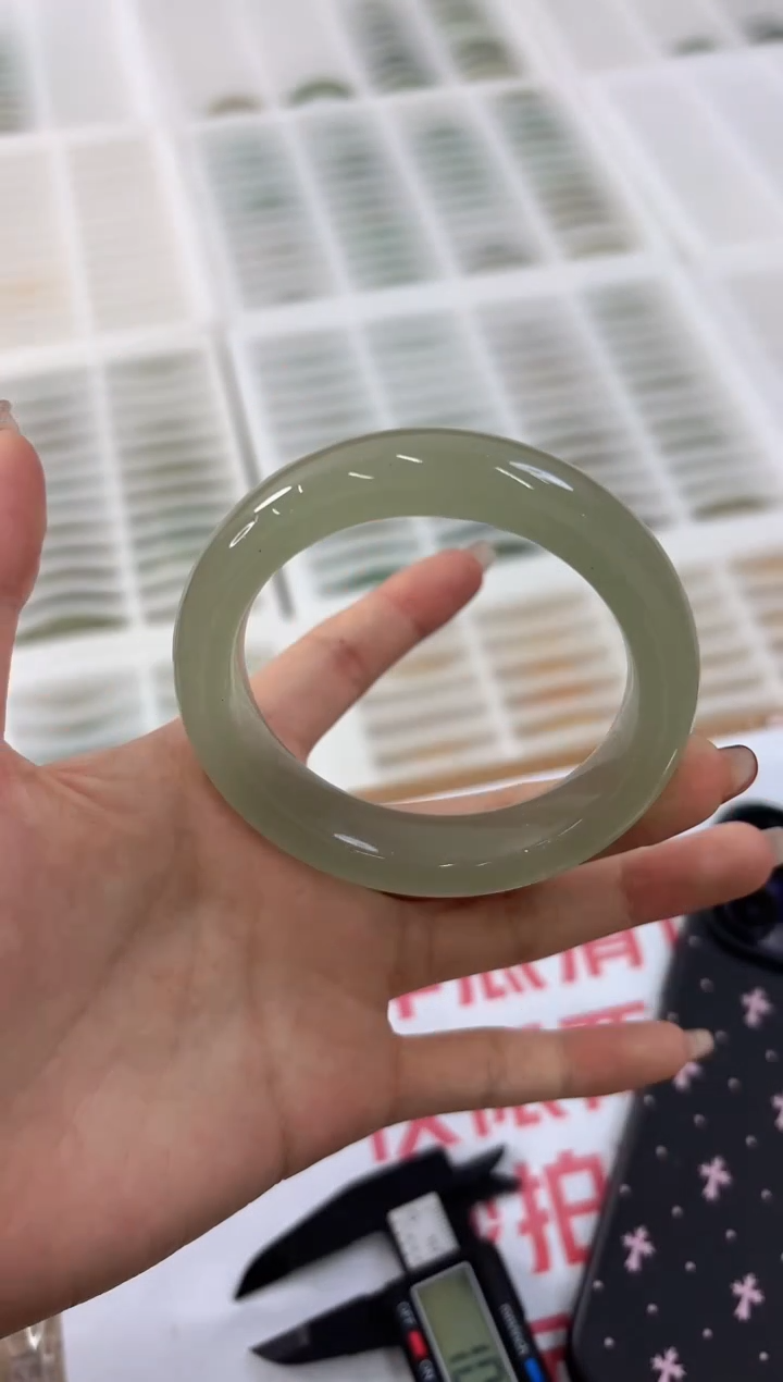 未镶嵌手镯石英质玉37-58D