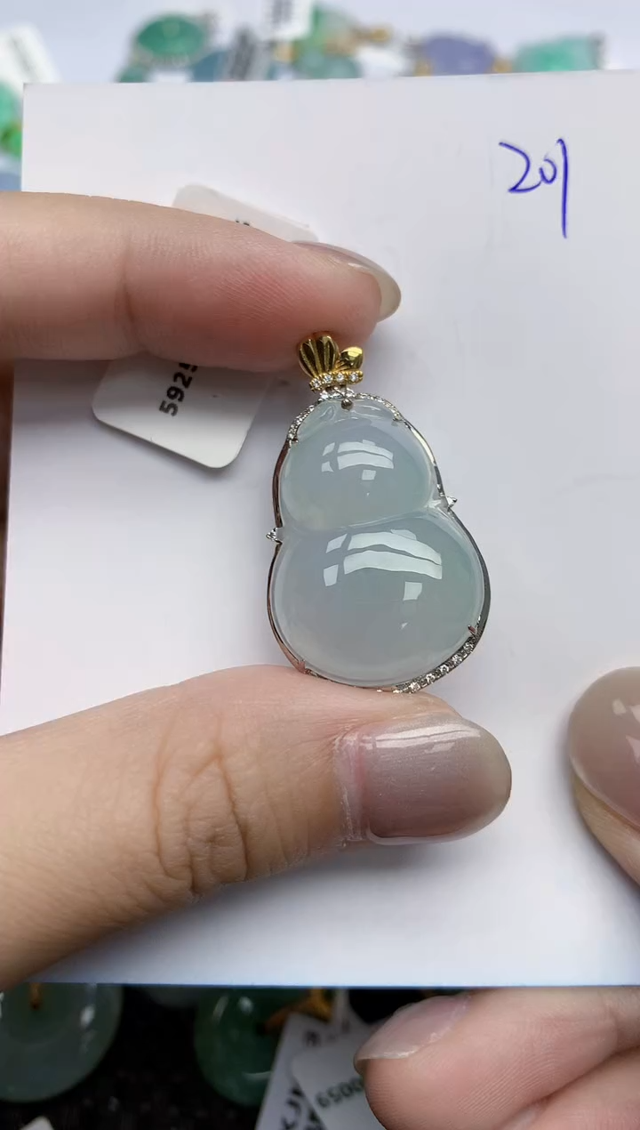 【闪购商品】翡翠颈饰18K金镶嵌天然翡翠A货