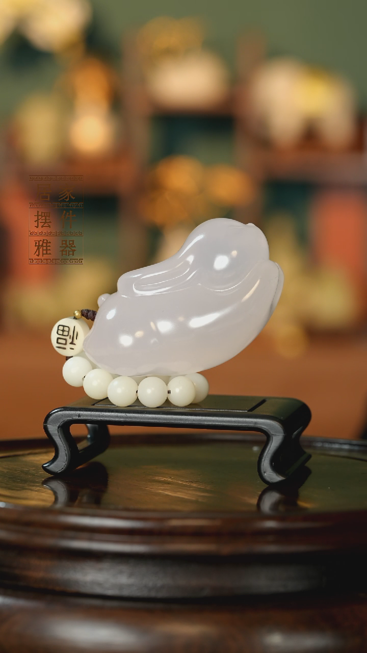 玉《玉兔拜月》摆件