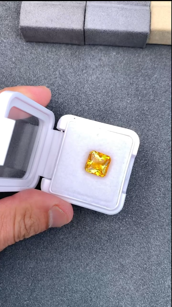 【闪购商品】黄晶裸石未镶嵌5.7克拉