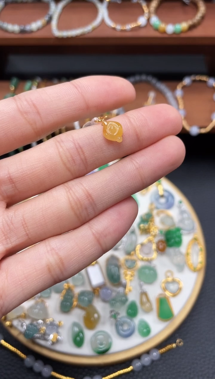 【闪购商品】翡翠吊坠(不含链)18K金镶嵌一个  JK691
