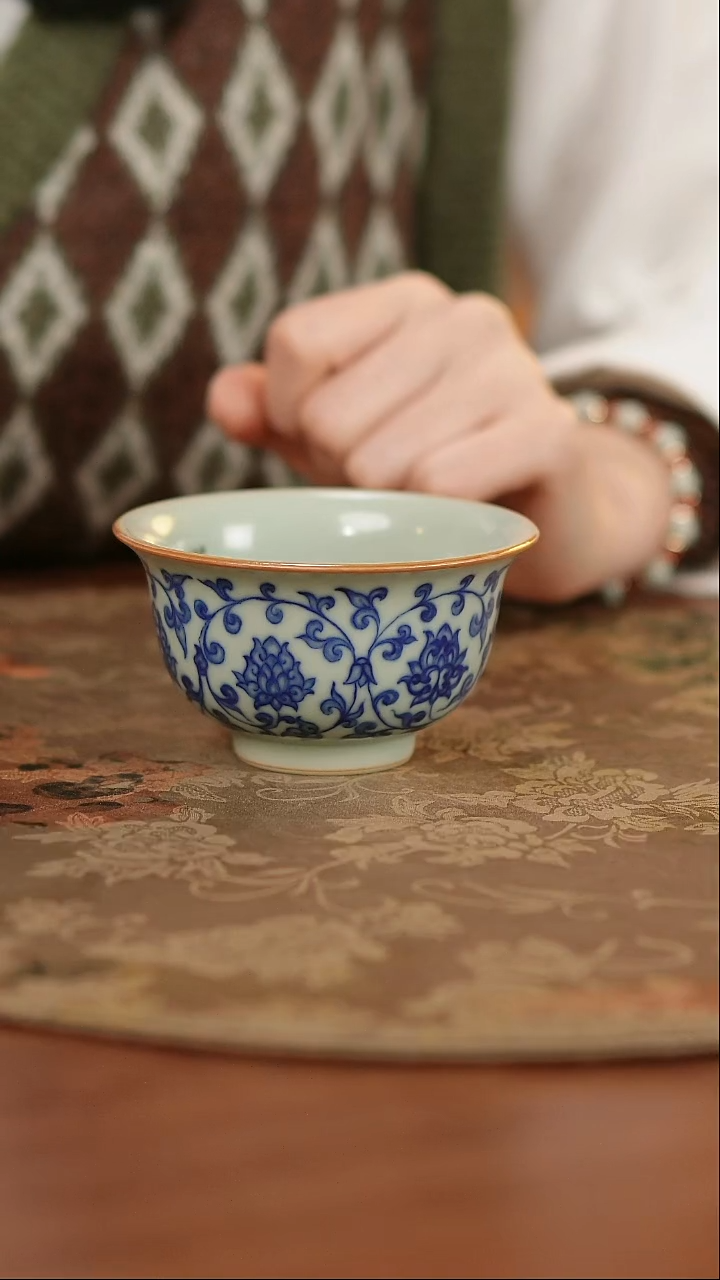 善窑厂汝窑青花手绘缠枝莲压手杯