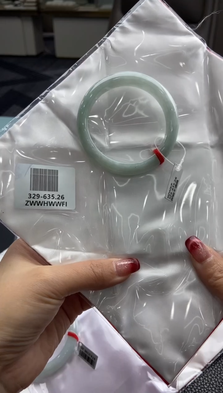 【闪购商品】翡翠手镯未镶嵌LCG镯 329-635.26