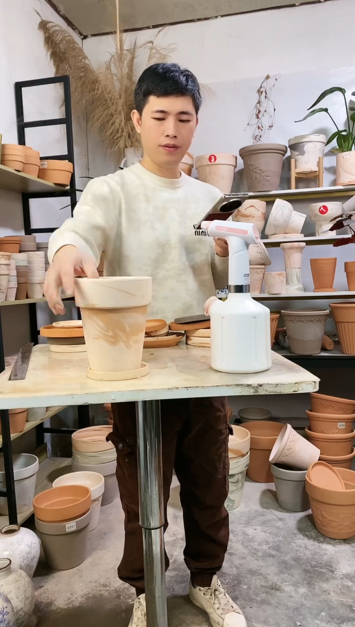 【闪购商品】红陶15*18玛奇朵反比例 1盆1托