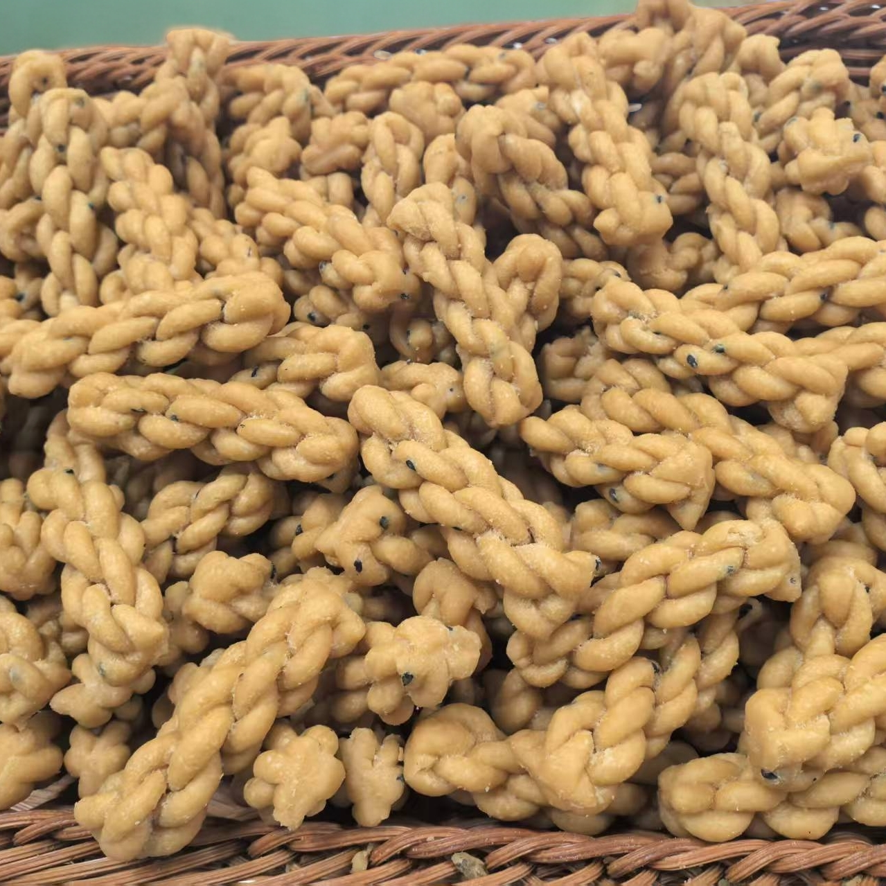 【蛋酥小麻花】好吃 咸香口 津味糕点 买两包送一包到手3包共600g