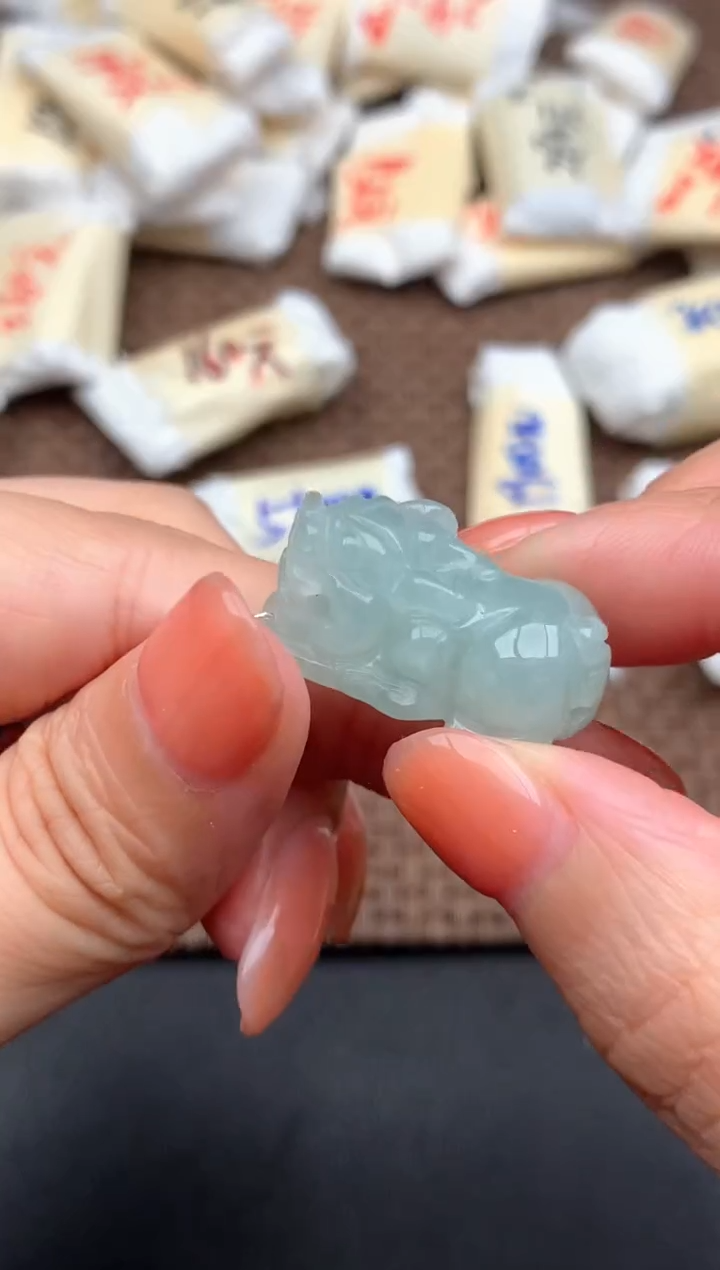 未镶嵌挂件翡翠1