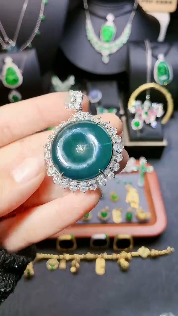 【闪购商品】翡翠毛衣链银S925镶嵌吊坠