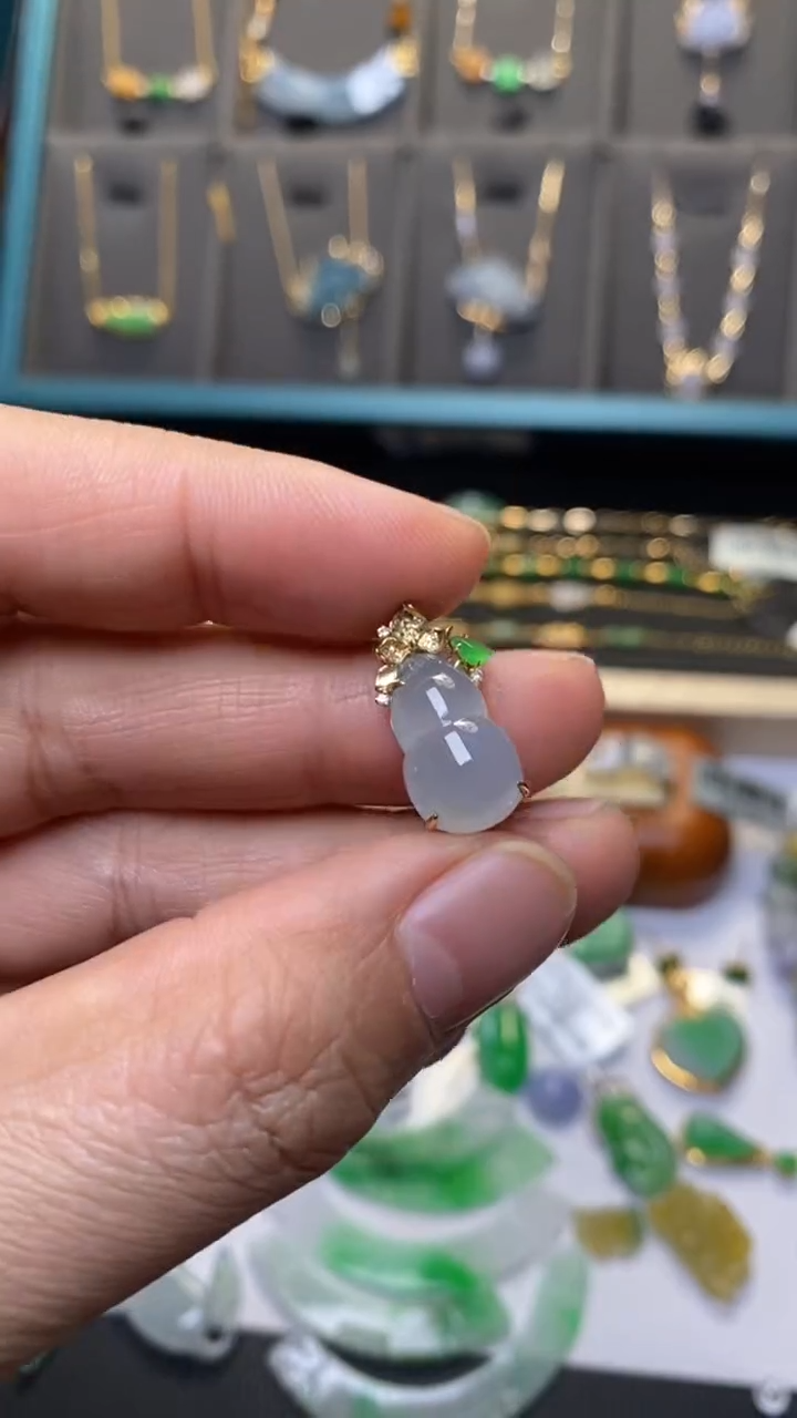 颈饰18K金镶嵌翡翠净货37504