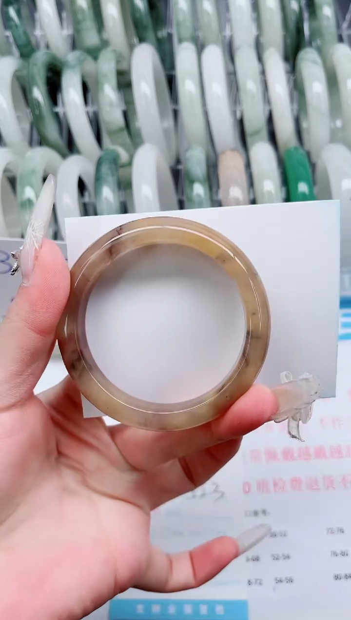 【闪购商品】石英质玉手镯未镶嵌A215-52.3