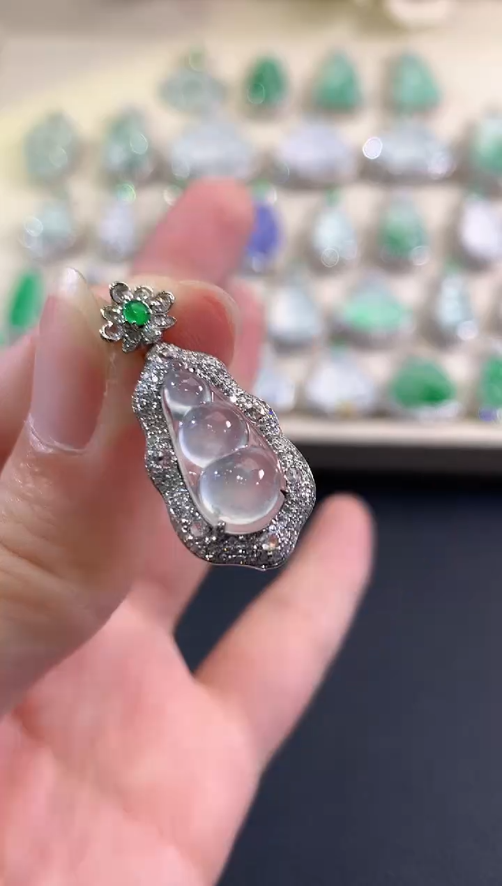 吊坠(不含链)18K金镶嵌翡翠b112           多样性一件发货