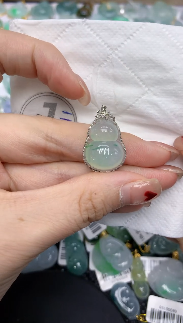 翡翠18K金镶嵌颈饰11111111