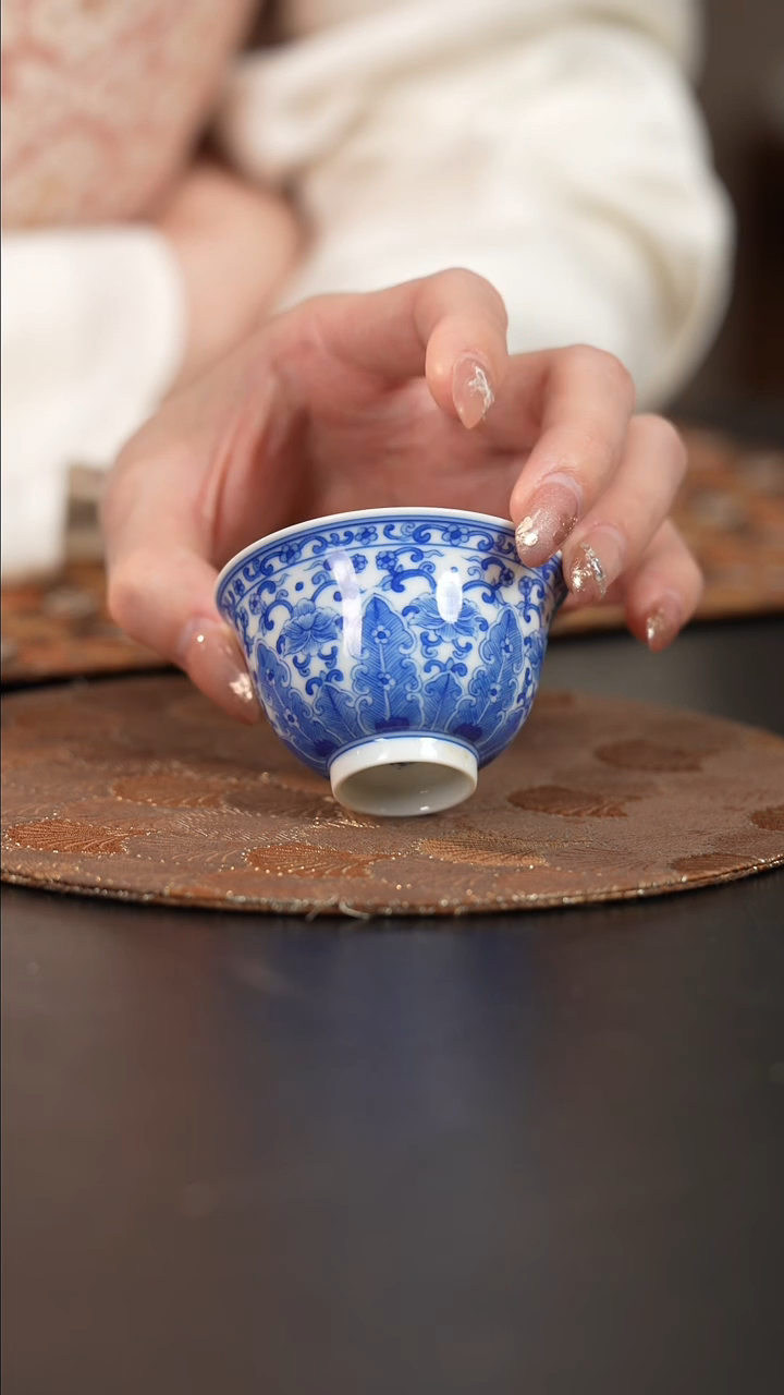 【闪购商品】杯看山柴窑青花蕉叶