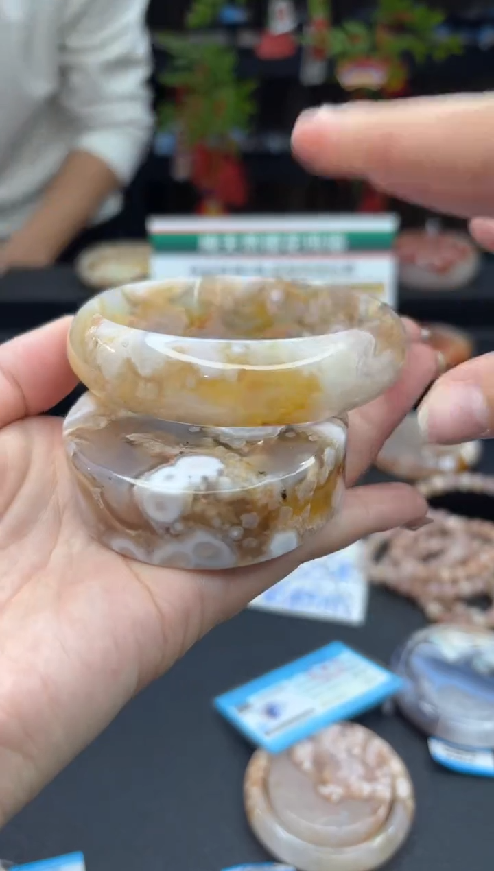 【闪购商品】石英质玉手镯未镶嵌1051（65圈赠送镯心）