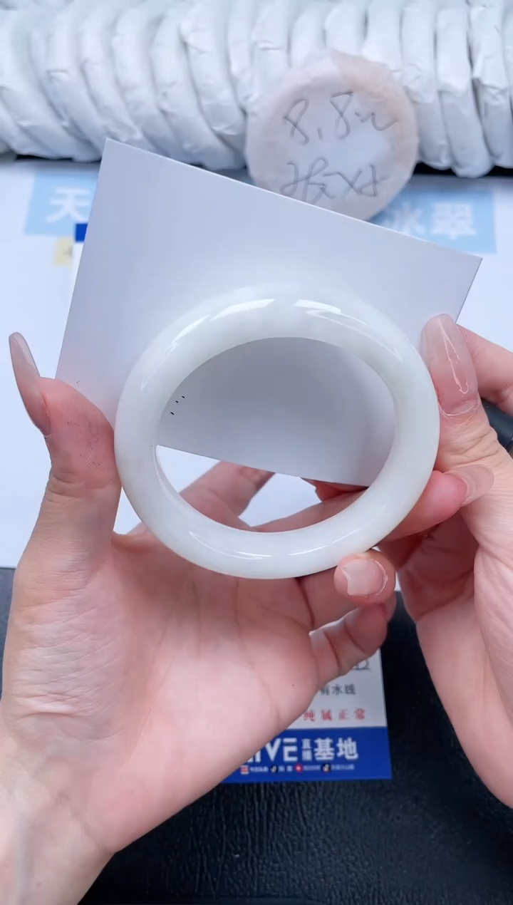 和田玉手镯未镶嵌T144-57.8