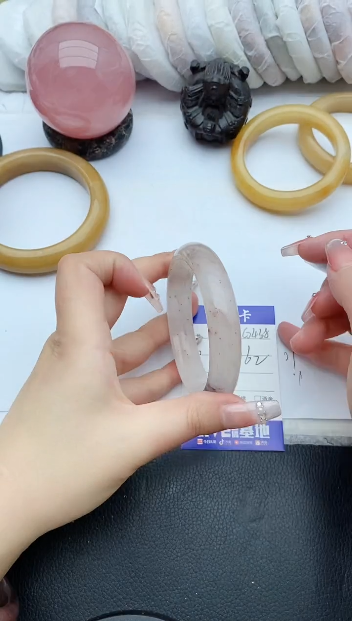 【闪购商品】石英质玉手镯未镶嵌G438+61/62