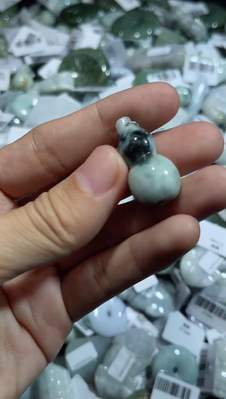 【闪购商品】翡翠颈饰未镶嵌00002582