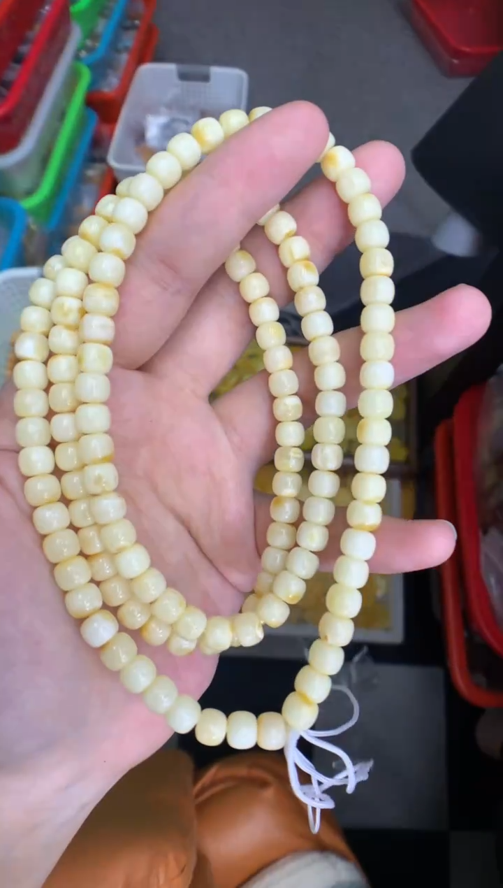 蜜蜡未镶嵌珠宝奇石1